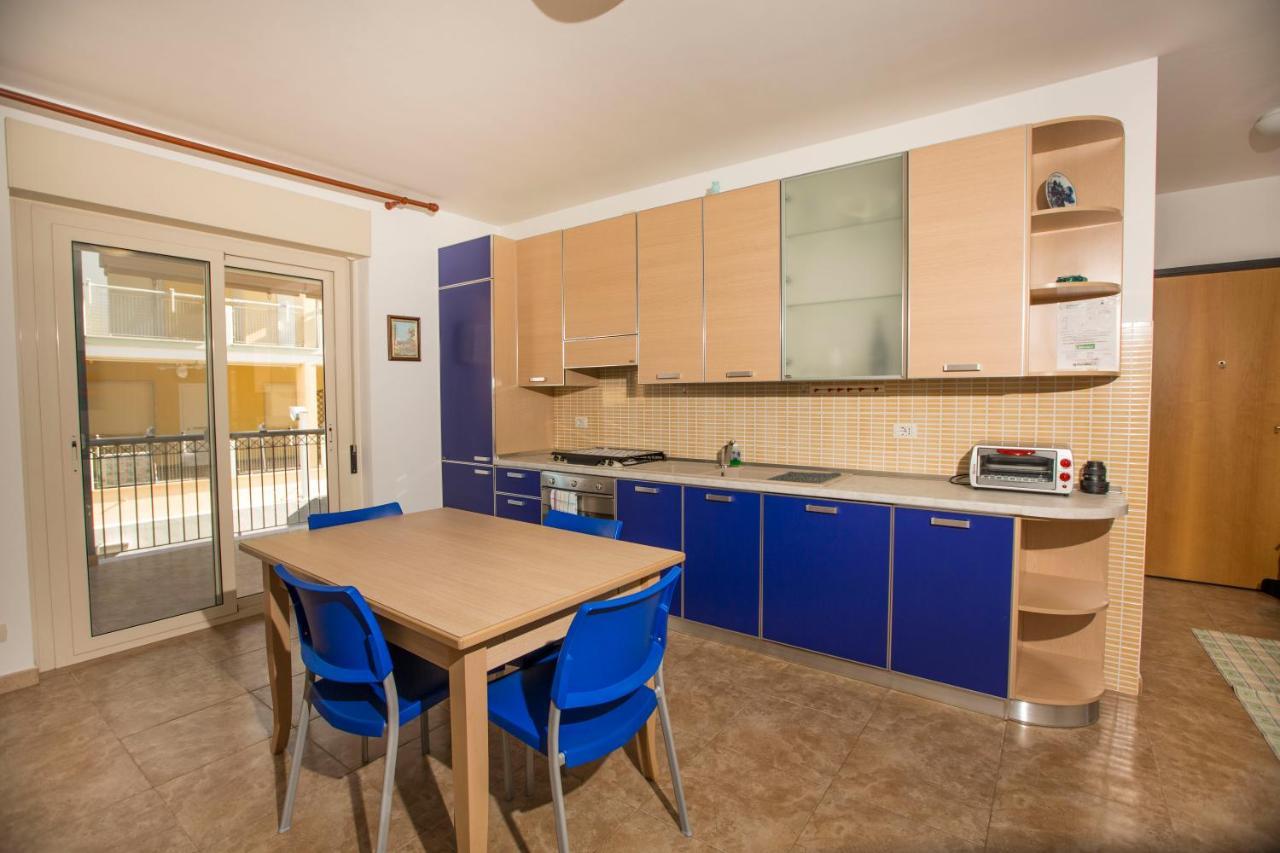 La Finestra Blu Lägenhet Marina di Ginosa Exteriör bild